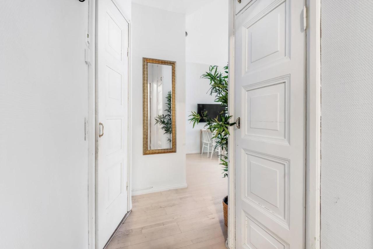Wehost Modern Scandinavian Studio In Trendy Kallio ヘルシンキ エクステリア 写真